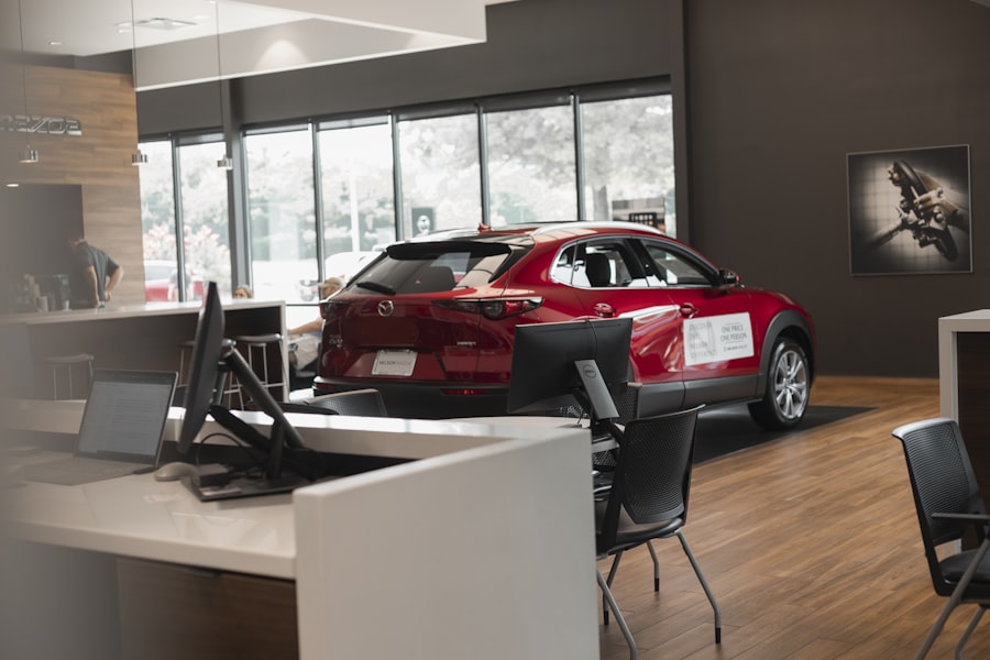 Vendeur automobile dans une concession